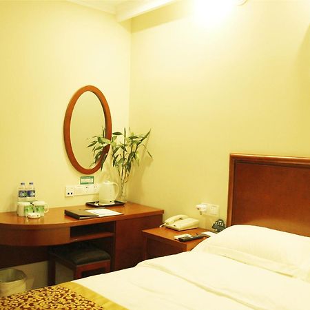 Greentree Inn Anhui Huaibei Renmin Road Business Hotel Экстерьер фото